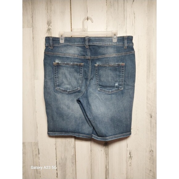 Maurices Edgely High Rise Distressed Denim Shorts 14W - Picture 4 of 7